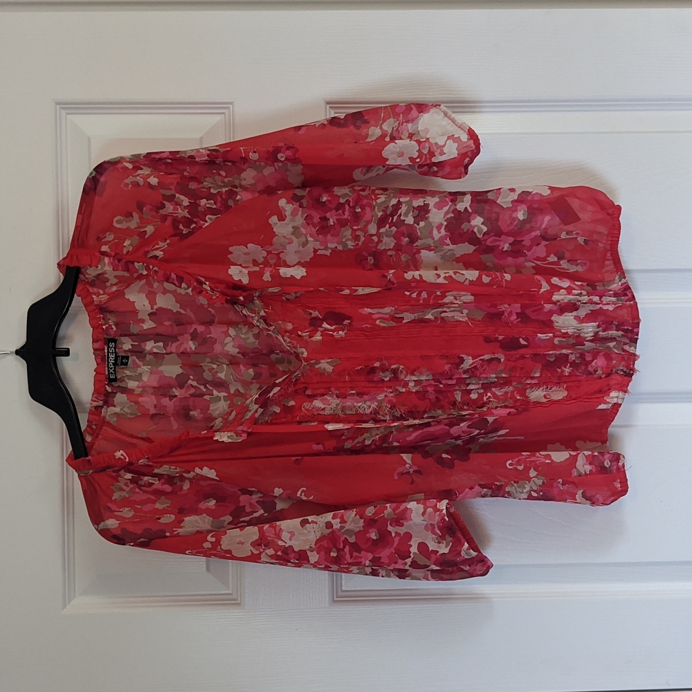 5 FOR $25 Express red floral blouse size M